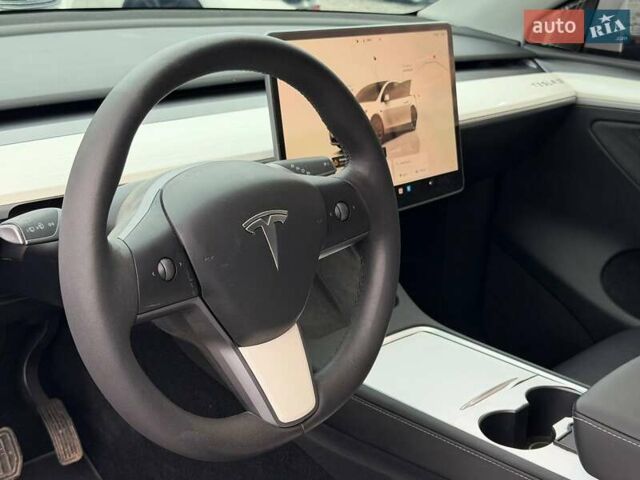 Белый Тесла Model Y, объемом двигателя 0 л и пробегом 53 тыс. км за 28800 $, фото 11 на Automoto.ua