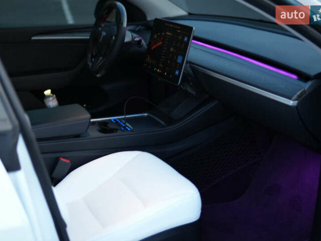 Білий Тесла Model Y, об'ємом двигуна 0 л та пробігом 48 тис. км за 34300 $, фото 25 на Automoto.ua