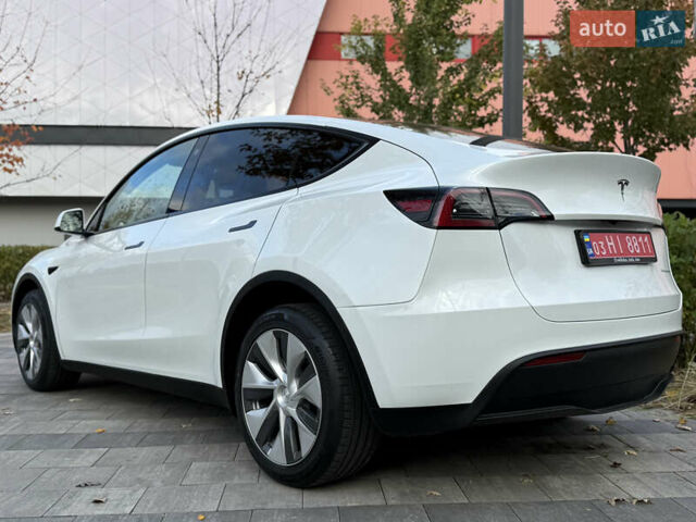 Белый Тесла Model Y, объемом двигателя 0 л и пробегом 25 тыс. км за 32500 $, фото 15 на Automoto.ua
