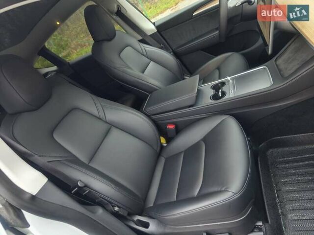 Белый Тесла Model Y, объемом двигателя 0 л и пробегом 39 тыс. км за 26800 $, фото 17 на Automoto.ua