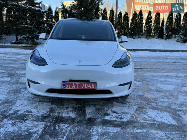 Белый Тесла Model Y, объемом двигателя 0 л и пробегом 21 тыс. км за 34500 $, фото 19 на Automoto.ua