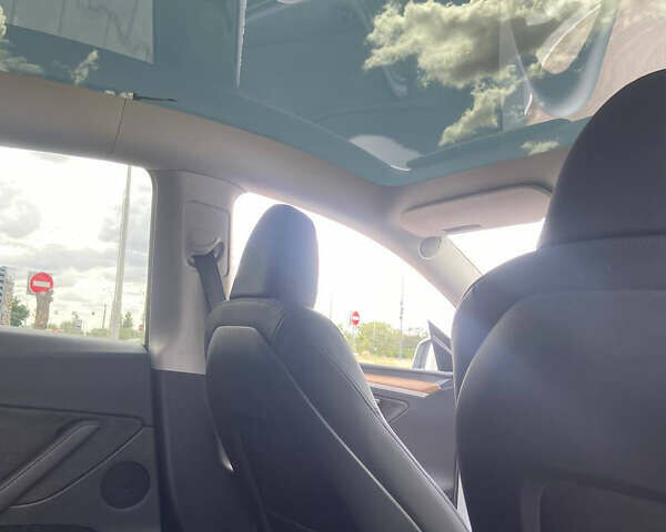 Белый Тесла Model Y, объемом двигателя 0 л и пробегом 43 тыс. км за 26000 $, фото 11 на Automoto.ua