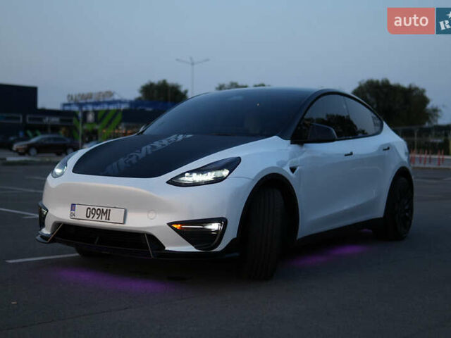 Белый Тесла Model Y, объемом двигателя 0 л и пробегом 40 тыс. км за 35300 $, фото 2 на Automoto.ua
