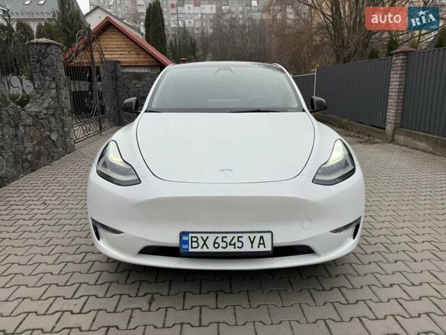 Білий Тесла Model Y, об'ємом двигуна 0 л та пробігом 25 тис. км за 29900 $, фото 1 на Automoto.ua