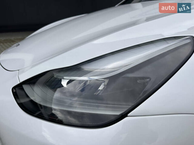 Белый Тесла Model Y, объемом двигателя 0 л и пробегом 41 тыс. км за 29900 $, фото 17 на Automoto.ua