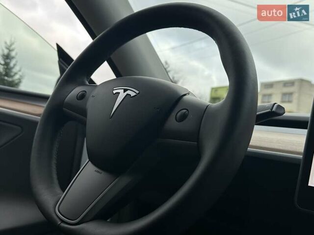 Белый Тесла Model Y, объемом двигателя 0 л и пробегом 42 тыс. км за 26999 $, фото 21 на Automoto.ua