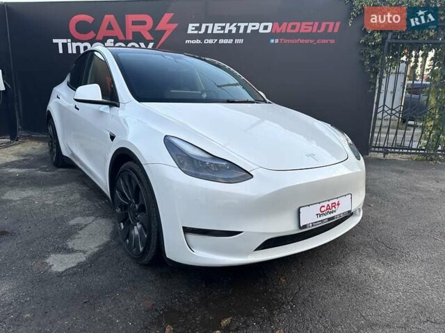 Белый Тесла Model Y, объемом двигателя 0 л и пробегом 25 тыс. км за 30000 $, фото 1 на Automoto.ua