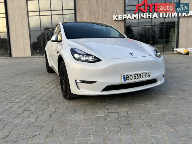 Белый Тесла Model Y, объемом двигателя 0 л и пробегом 40 тыс. км за 28000 $, фото 2 на Automoto.ua