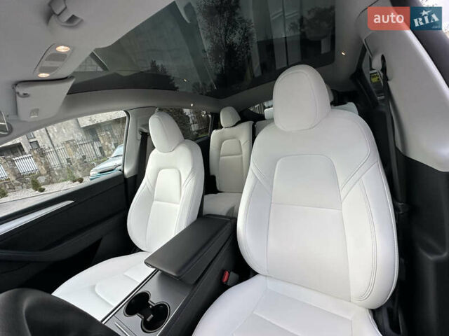 Белый Тесла Model Y, объемом двигателя 0 л и пробегом 35 тыс. км за 29500 $, фото 17 на Automoto.ua