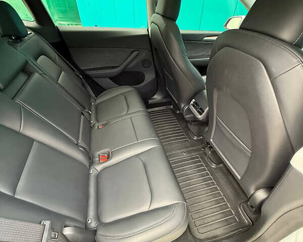 Білий Тесла Model Y, об'ємом двигуна 0 л та пробігом 47 тис. км за 32500 $, фото 9 на Automoto.ua