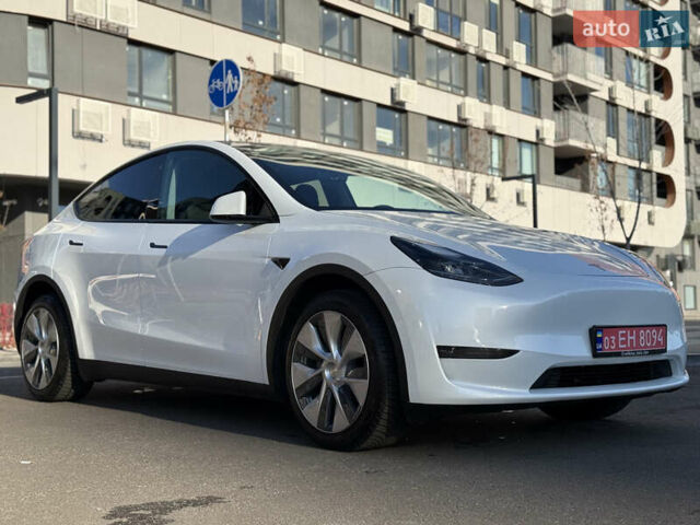 Белый Тесла Model Y, объемом двигателя 0 л и пробегом 35 тыс. км за 33777 $, фото 11 на Automoto.ua