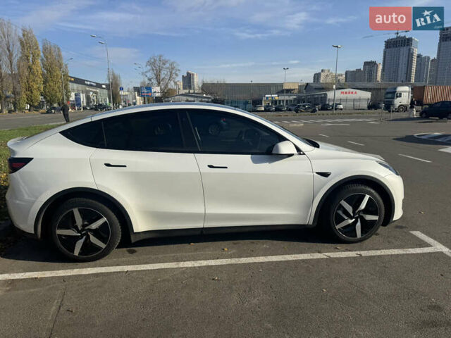 Белый Тесла Model Y, объемом двигателя 0 л и пробегом 76 тыс. км за 33000 $, фото 8 на Automoto.ua