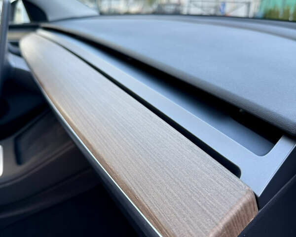 Тесла Model Y 2023 в Львове на Automoto.ua Белый Тесла Model Y, объемом двигателя 0 л и пробегом 48 тыс. км за 28900 $, фото 36 на Automoto.ua