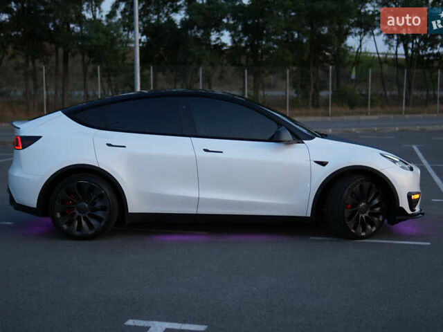 Белый Тесла Model Y, объемом двигателя 0 л и пробегом 40 тыс. км за 35300 $, фото 11 на Automoto.ua