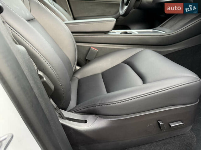 Белый Тесла Model Y, объемом двигателя 0 л и пробегом 39 тыс. км за 27200 $, фото 20 на Automoto.ua