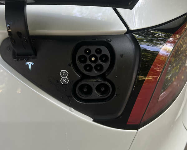 Белый Тесла Model Y, объемом двигателя 0 л и пробегом 25 тыс. км за 42500 $, фото 22 на Automoto.ua