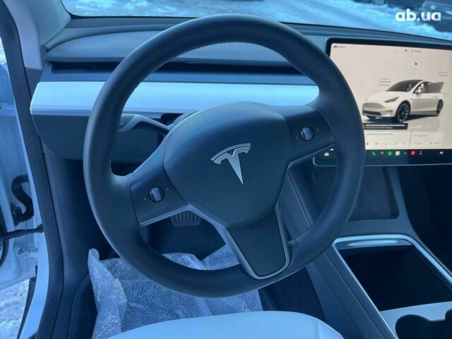 Белый Тесла Model Y, объемом двигателя 0 л и пробегом 13 тыс. км за 33190 $, фото 15 на Automoto.ua