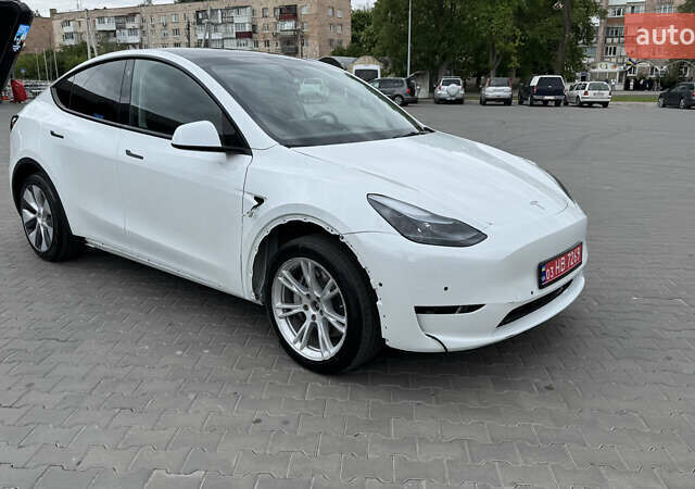 Білий Тесла Model Y, об'ємом двигуна 0 л та пробігом 112 тис. км за 21000 $, фото 1 на Automoto.ua