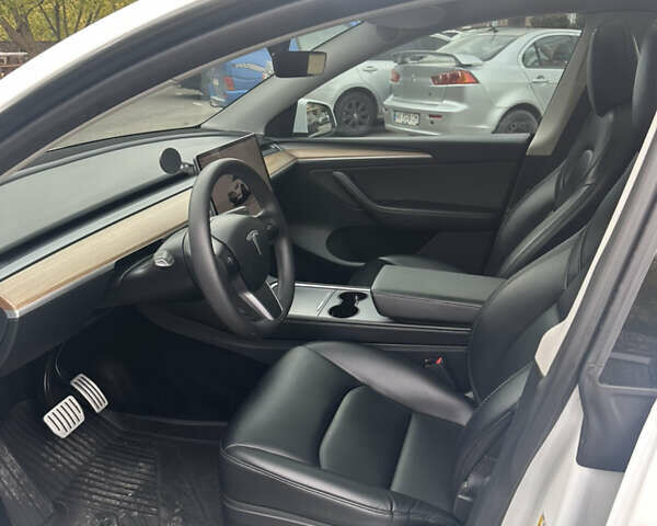 Белый Тесла Model Y, объемом двигателя 0 л и пробегом 31 тыс. км за 36500 $, фото 10 на Automoto.ua