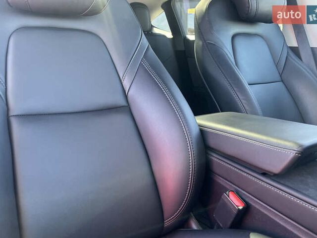 Білий Тесла Model Y, об'ємом двигуна 0 л та пробігом 34 тис. км за 36000 $, фото 24 на Automoto.ua