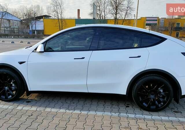 Белый Тесла Model Y, объемом двигателя 0 л и пробегом 10 тыс. км за 33500 $, фото 10 на Automoto.ua