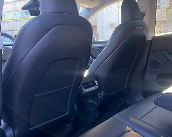 Тесла Model Y 2023 в Ужгороде на Automoto.ua Белый Тесла Model Y, объемом двигателя 0 л и пробегом 20 тыс. км за 37999 $, фото 11 на Automoto.ua