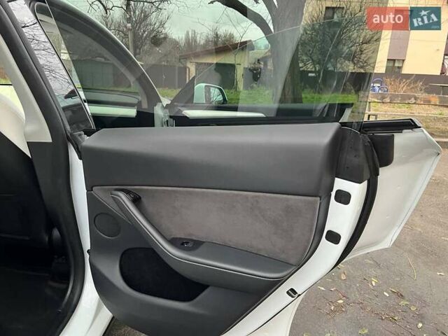 Белый Тесла Model Y, объемом двигателя 0 л и пробегом 39 тыс. км за 29500 $, фото 12 на Automoto.ua