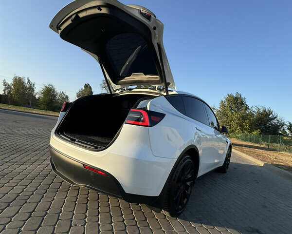 Білий Тесла Model Y, об'ємом двигуна 0 л та пробігом 13 тис. км за 36300 $, фото 6 на Automoto.ua