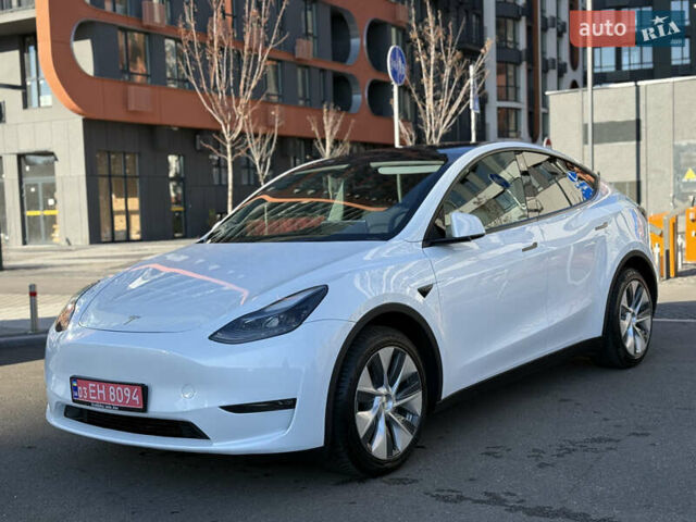 Белый Тесла Model Y, объемом двигателя 0 л и пробегом 35 тыс. км за 33777 $, фото 4 на Automoto.ua