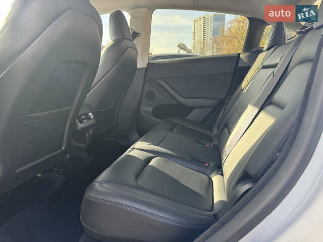 Белый Тесла Model Y, объемом двигателя 0 л и пробегом 76 тыс. км за 33000 $, фото 18 на Automoto.ua