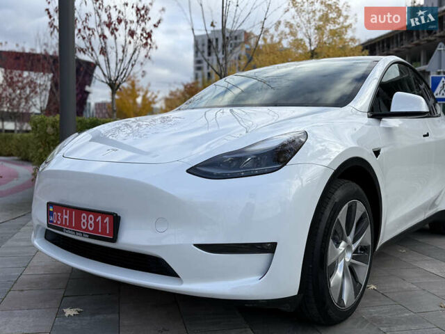 Белый Тесла Model Y, объемом двигателя 0 л и пробегом 25 тыс. км за 32500 $, фото 20 на Automoto.ua