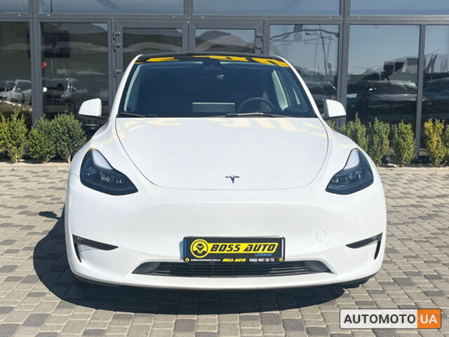 Белый Тесла Model Y, объемом двигателя 75 л и пробегом 9 тыс. км за 37900 $, фото 1 на Automoto.ua