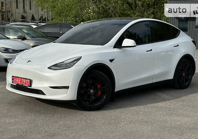 Белый Тесла Model Y, объемом двигателя 0 л и пробегом 22 тыс. км за 37900 $, фото 1 на Automoto.ua