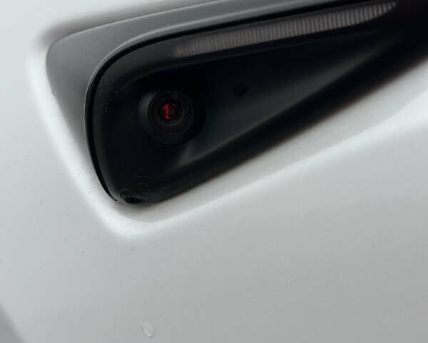 Білий Тесла Model Y, об'ємом двигуна 0 л та пробігом 76 тис. км за 29000 $, фото 9 на Automoto.ua