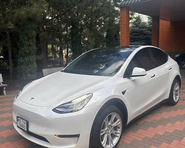 Белый Тесла Model Y, объемом двигателя 0 л и пробегом 18 тыс. км за 37345 $, фото 1 на Automoto.ua