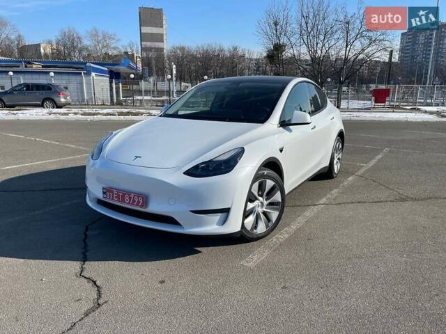 Белый Тесла Model Y, объемом двигателя 0 л и пробегом 30 тыс. км за 34500 $, фото 1 на Automoto.ua