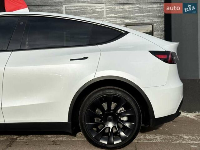 Белый Тесла Model Y, объемом двигателя 0 л и пробегом 89 тыс. км за 30999 $, фото 6 на Automoto.ua