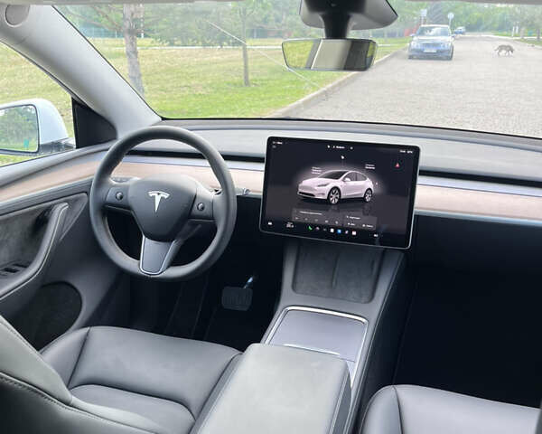 Белый Тесла Model Y, объемом двигателя 0 л и пробегом 12 тыс. км за 28800 $, фото 17 на Automoto.ua