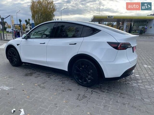 Белый Тесла Model Y, объемом двигателя 0 л и пробегом 108 тыс. км за 25500 $, фото 1 на Automoto.ua