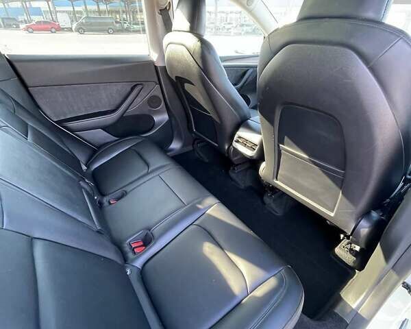 Белый Тесла Model Y, объемом двигателя 0 л и пробегом 30 тыс. км за 34500 $, фото 13 на Automoto.ua
