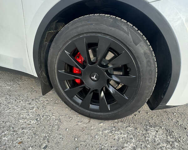 Білий Тесла Model Y, об'ємом двигуна 0 л та пробігом 35 тис. км за 33000 $, фото 4 на Automoto.ua