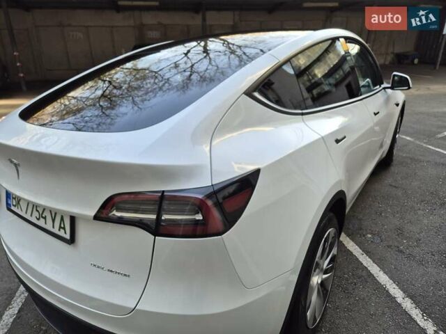 Білий Тесла Model Y, об'ємом двигуна 0 л та пробігом 67 тис. км за 25500 $, фото 6 на Automoto.ua