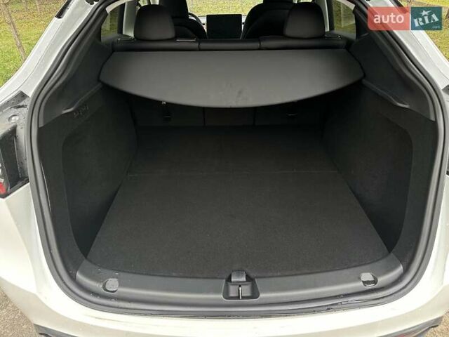 Белый Тесла Model Y, объемом двигателя 0 л и пробегом 42 тыс. км за 26999 $, фото 15 на Automoto.ua