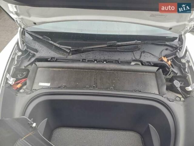 Белый Тесла Model Y, объемом двигателя 0 л и пробегом 34 тыс. км за 19000 $, фото 6 на Automoto.ua