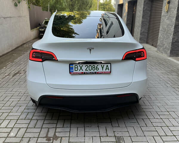 Белый Тесла Model Y, объемом двигателя 0 л и пробегом 33 тыс. км за 32500 $, фото 3 на Automoto.ua