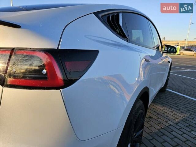 Белый Тесла Model Y, объемом двигателя 0 л и пробегом 28 тыс. км за 28400 $, фото 8 на Automoto.ua