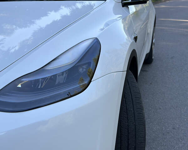 Білий Тесла Model Y, об'ємом двигуна 0 л та пробігом 30 тис. км за 32555 $, фото 11 на Automoto.ua