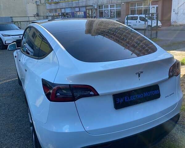 Тесла Model Y 2023 в Ужгороде на Automoto.ua Белый Тесла Model Y, объемом двигателя 0 л и пробегом 20 тыс. км за 37999 $, фото 4 на Automoto.ua
