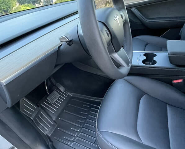 Белый Тесла Model Y, объемом двигателя 0 л и пробегом 81 тыс. км за 24700 $, фото 15 на Automoto.ua