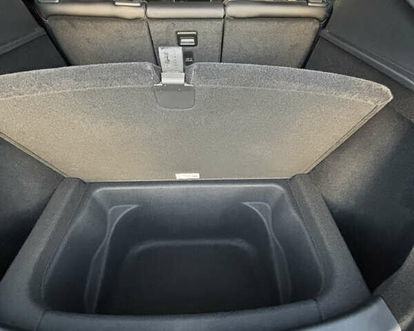 Белый Тесла Model Y, объемом двигателя 0 л и пробегом 45 тыс. км за 26999 $, фото 15 на Automoto.ua